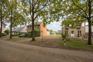 BUILDING PLOT FOR SINGLE-FAMILY HOUSE WITH CARE UNIT IN BRASSCHAAT NEAR MARIA-TER-HEIDEBENEFITSIn green Brasschaat, in a quiet location near...