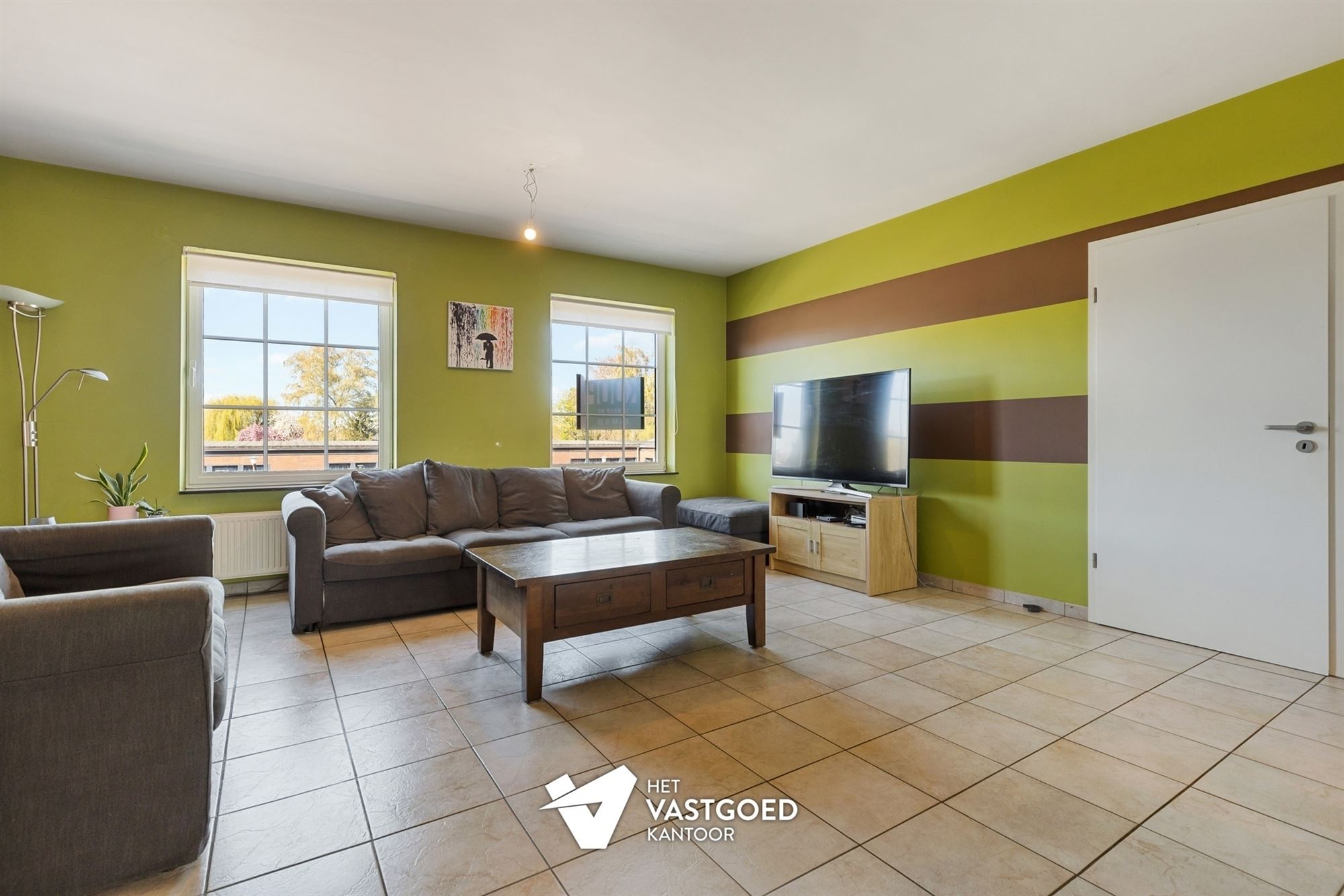 ZEER RUIM EN LICHTRIJK DUPLEX APPARTEMENT (149M²) MET 2 SLAAPKAMERS EN LEUKE VERANDA MET 2 TERRASSEN TE LAAKDAL - foto 4