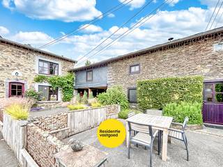 Welkom bij deze charmante hoeve in Odrimont, gelegen in een idyllisch stukje Ardennen waar rust en natuur de hoofdrol spelen. Omgeven door...