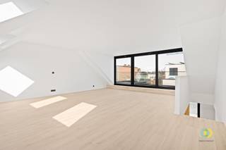 Are you looking for a move-in ready apartment or want new construction without the additional cost of 21% VAT? Then this fully renovated...