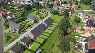 <p>Ben je op zoek naar de perfecte plek voor jouw gezin? Ontdek deze twee duurzame nieuwbouw 4-gevelwoningen met 3 slaapkamers, ideaal voor jonge gezinnen die houden van comfort en stijl. Gelegen in de groene en verkeersluwe wijk van The Oak in Affligem, woon je hier in alle rust en toch vlakbij alle belangrijke faciliteiten.  Deze energiezuinige woningen bieden alles wat je nodig hebt, en nog meer. Je kunt de afwerking helemaal naar jouw eigen smaak en wensen laten uitvoeren, zodat jouw nieuwe huis echt "your home" wordt. De woningen zijn voorzien van een ruime inkomhal met vestiaire, een gezellige living met een open en volledig ingerichte keuken, een handige berging/wasplaats, een bureau, 3 comfortabele slaapkamers, 2 moderne badkamers en 2 aparte toiletten. Extra opbergruimte nodig? Er is ook de mogelijkheid om een carport met achtergelegen (fietsen)berging te plaatsen.</p>