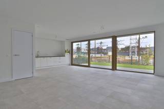 Vlakbij het centrum, het station en de fietssnelweg richting Antwerpen, stuit je op nieuwbouwproject Oscar. In deze verborgen parel is het...