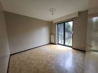 Ter Heydelaan 231 – verzorgd en comfortabel gelijkvloers appartement met tuin en autostaanplaats, op een goede ligging. Het appartement biedt...