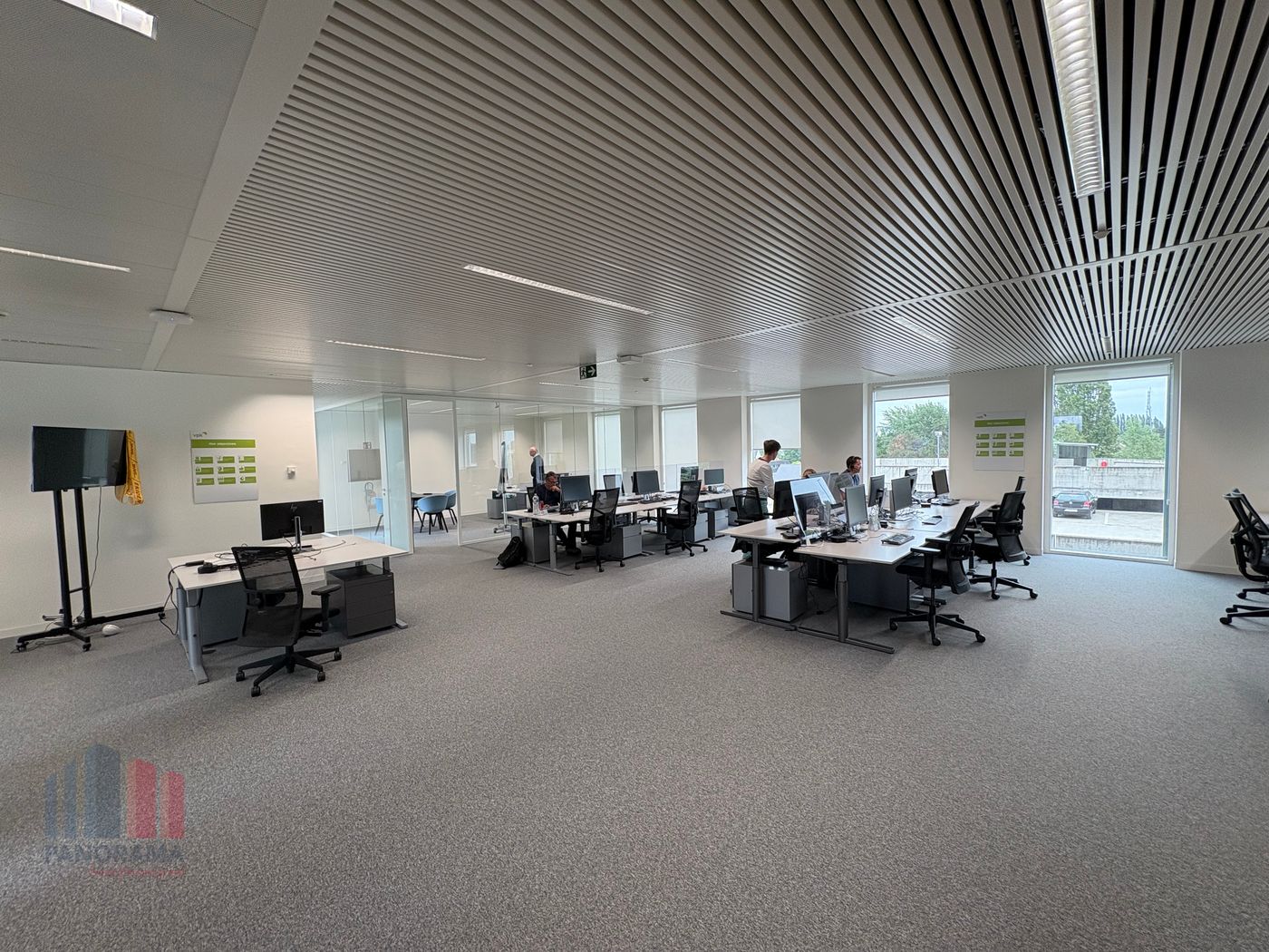 262 m² instapklare kantoorruimte met visibiliteit van de E40 - foto 4