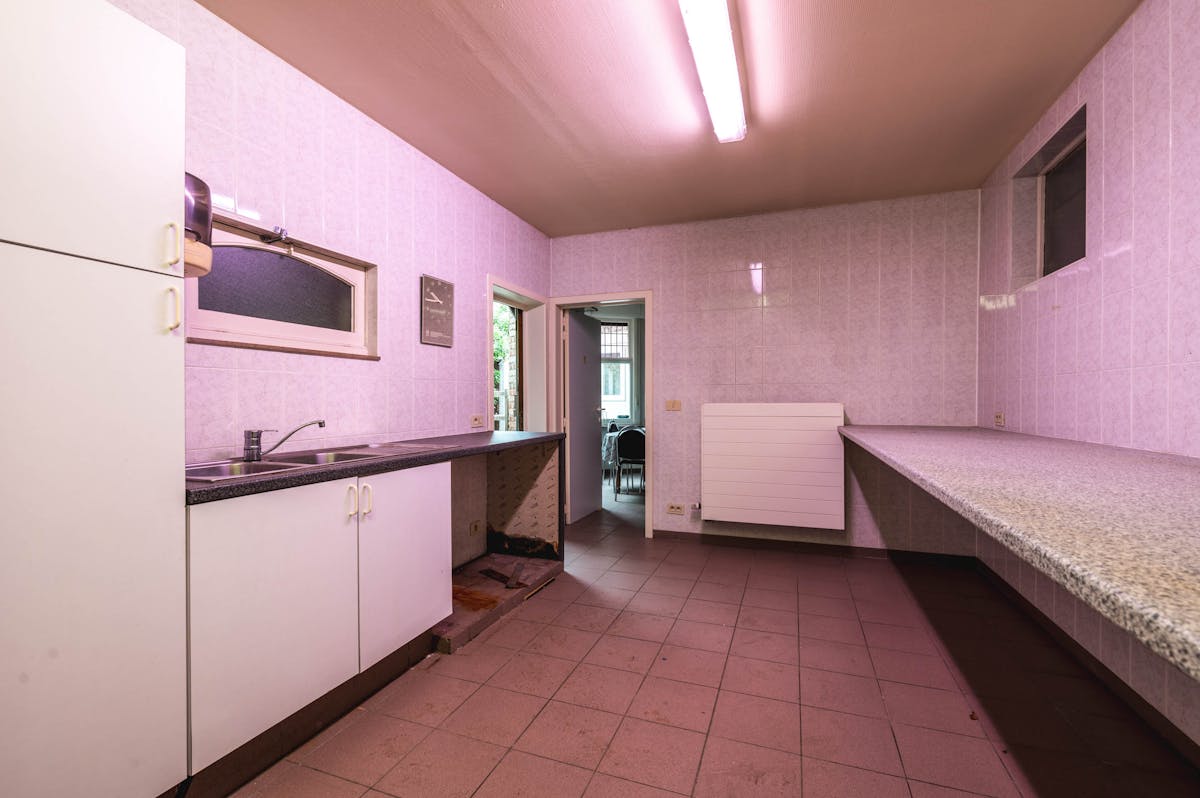 Te renoveren huis met handelspand te koop in Kuurne - foto 4