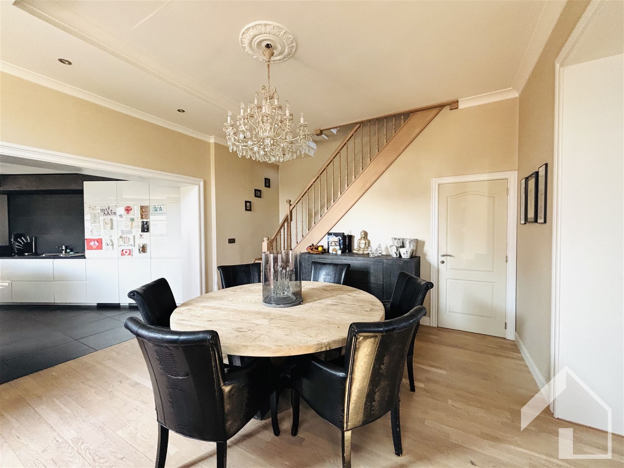 Gedeeltelijk gerenoveerde woning in het centrum van Nijlen - foto 4