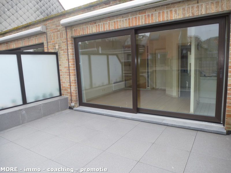 Sunny studio near the beach - photo 4