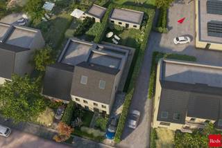 Ontdek deze bouwgrond van 4a30ca voor halfopen bebouwing op een toplocatie in Bonheiden. Het perceel ligt in één van de meest gegeerde straten van de gemeente, waar stijlvol wonen en een uitzonderlijke ligging hand in hand gaan. <br /><br />Je geniet er van een rustige, kindvriendelijke omgeving op slechts enkele minuten van het centrum, met scholen, winkels en openbaar vervoer vlakbij. Ook natuurliefhebbers komen hier volledig aan hun trekken: de prachtige natuurgebieden Mispeldonk en Cassenbroek liggen op wandelafstand en bieden eindeloze mogelijkheden om te ontspannen en te genieten van het groen. <br /><br />Deze unieke combinatie van een prestigieuze locatie, centrale bereikbaarheid en groene omgeving maakt van dit perceel de ideale plek om jouw droomwoning te realiseren. Een kans die je niet mag missen!<br /><br />Voor meer info gelieve contact te nemen via het nummer 0478 012 012 of per mail naar Nico@reds.be.