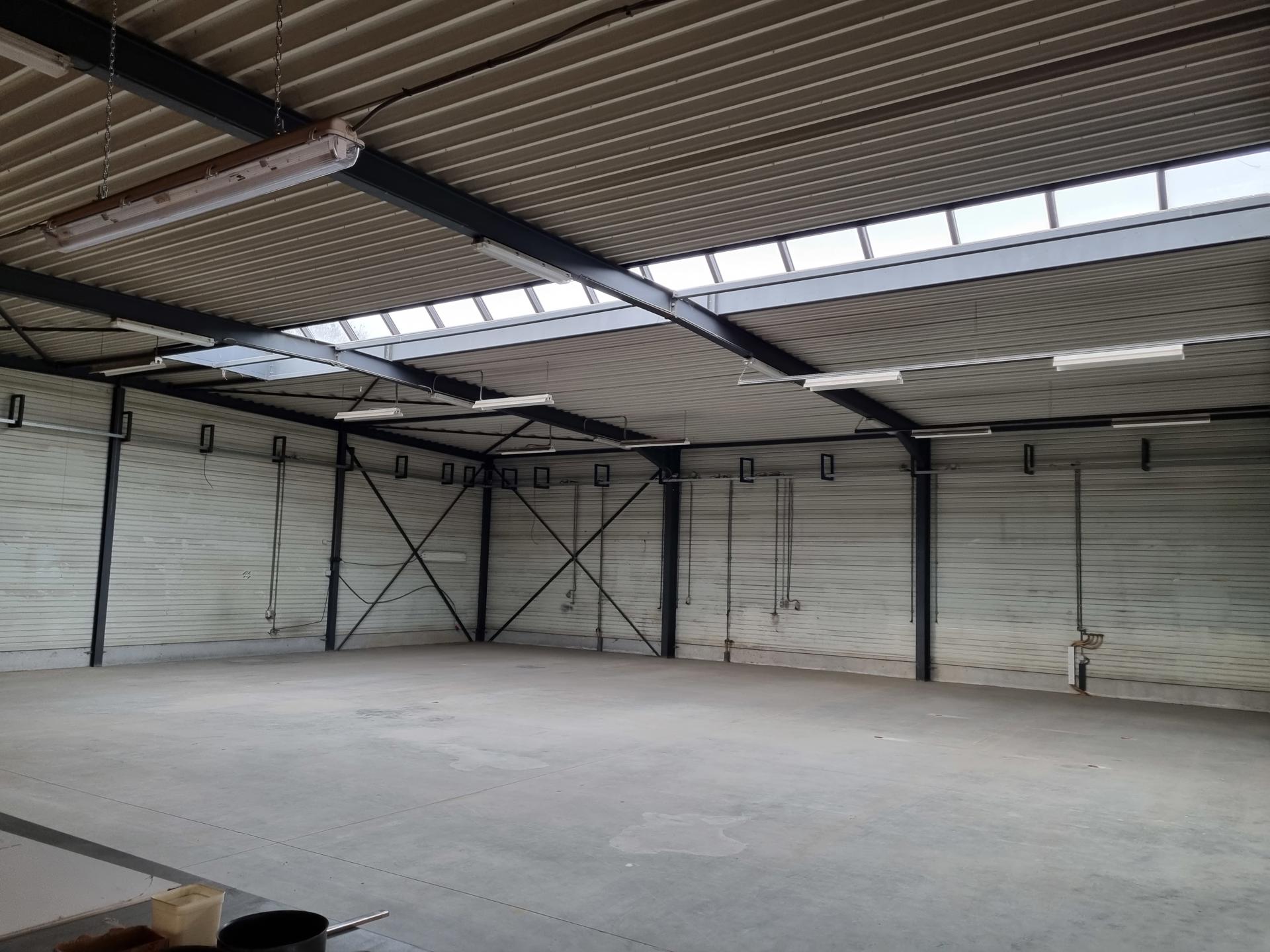 TE HUUR: bedrijfsgebouw van 1200m² met kantoren - foto 5