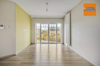 Discover this unique real estate opportunity that perfectly meets the needs of both investors and private buyers. This property, situated on...