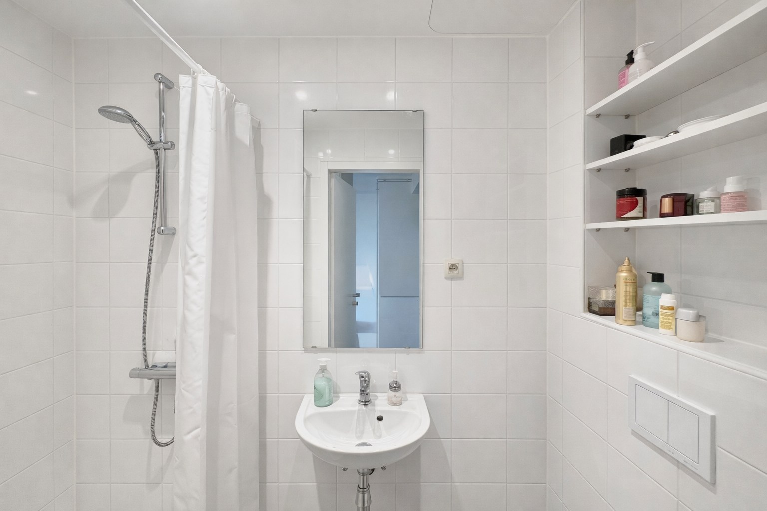 Moderne instapklare studentenkamer in hartje Antwerpen - foto 4