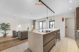 ** VERKOOP ONDER REGISTRATIERECHTEN ** Ontdek dit volledig vernieuwde luxe-appartement, onderdeel van een kleinschalig en...