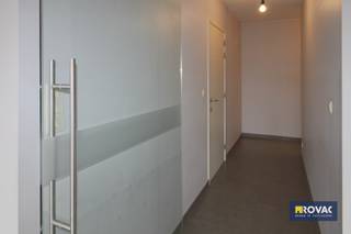 Dit ruim appartement is gelegen in de Wallenstraat vlakbij winkels, ruime parking, openbaar vervoer, ontspanning en nog zo veel meer. In...