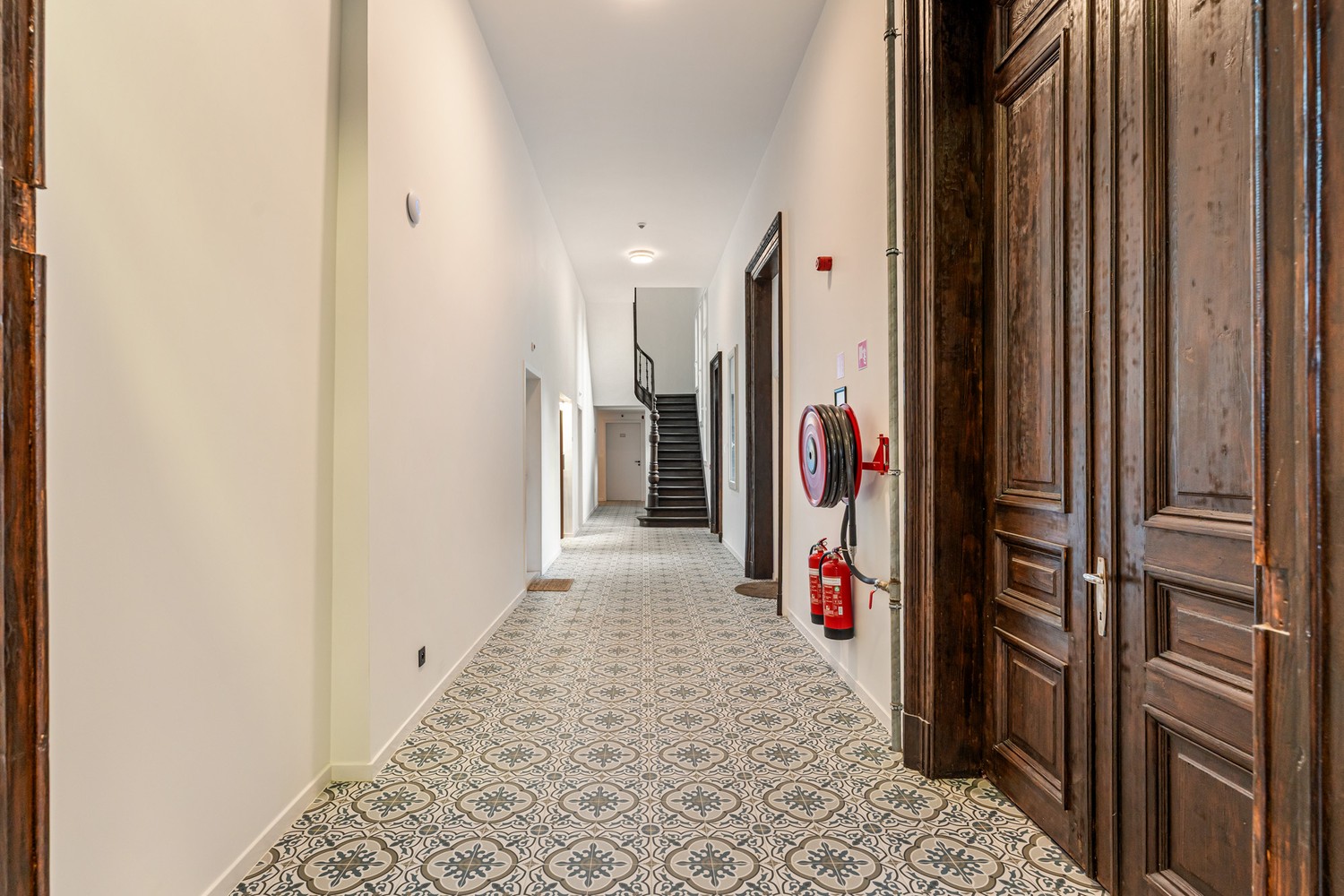 Ruime(28m²) en gemeubelde studentenkamer met eigen sanitair en een slaapduplex nabij het station te Leuven! - foto 3