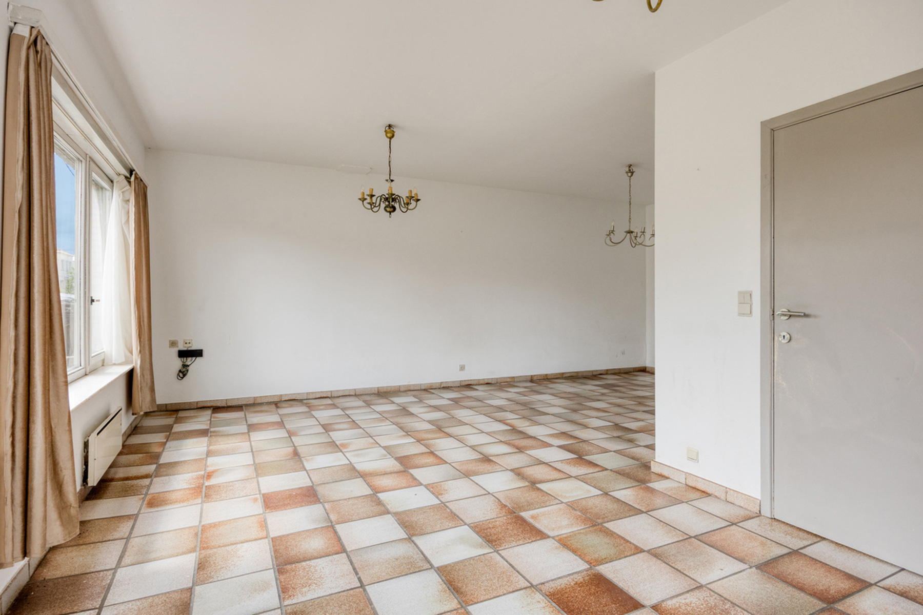 Gezinswoning - 3 slaapkamers, gezellige tuin en ruime oprit - foto 4