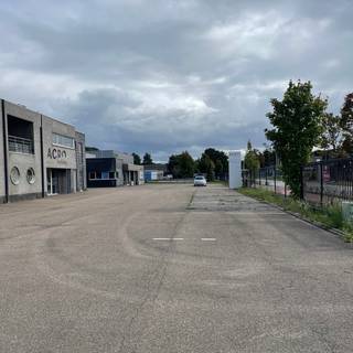 Op het bedrijventerrein van Opglabbeek (Oudsbergen), een dynamische locatie waar meer dan honderd ondernemingen actief zijn – van familiale KMO’s...