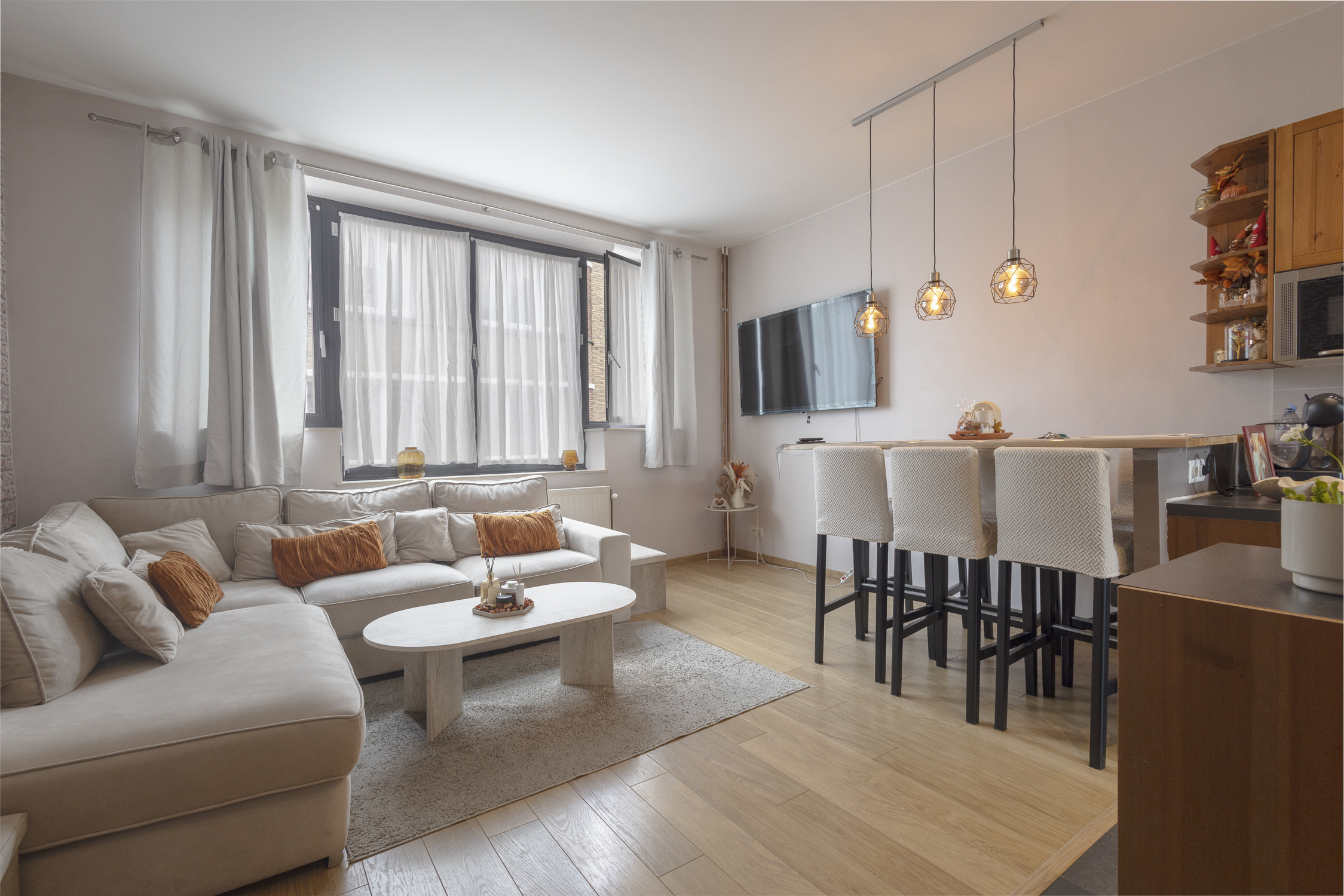 Gebouw met 2 woongelegenheden, terras en 4 slaapkamers. - foto 4