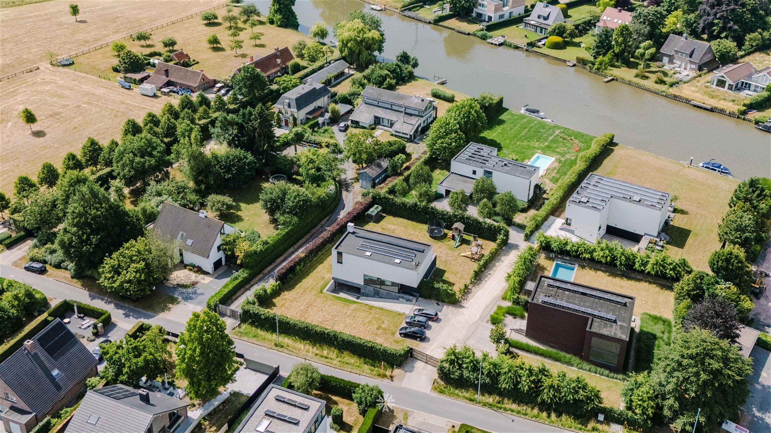 Moderne instapklare villa in een oase van groen nabij de Leie - foto 1