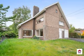 Vrijstaande woning met 3 slaapkamers en grote tuin op 714m² in Aarsele!Op zoek naar een woning waar je je eigen stijl volledig kunt realiseren? Deze...