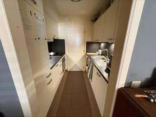 In een rustige straat in Mariakerke vindt u dit gezellige en lichtrijke appartement met een zonnige tuin, perfect voor wie houdt van rust en...