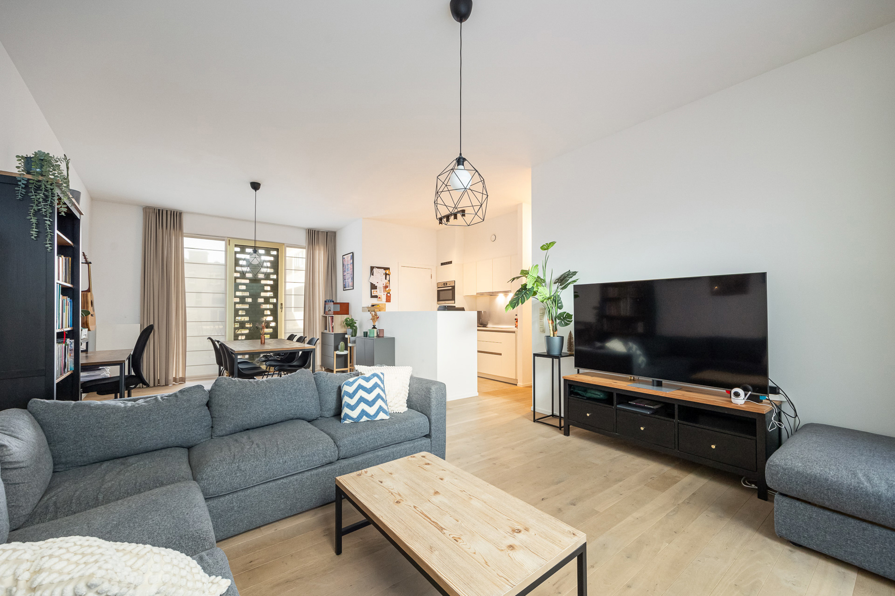 Moderne patiowoning met 3 slaapkamers en zonnige privé patio - foto 2
