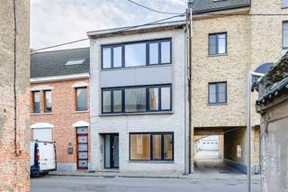 Propriété de rendement comprenant  3appartements et un jardin spacieux sur les Kaaldries à Hamme. Idéalement situé à proximité des commerces,...
