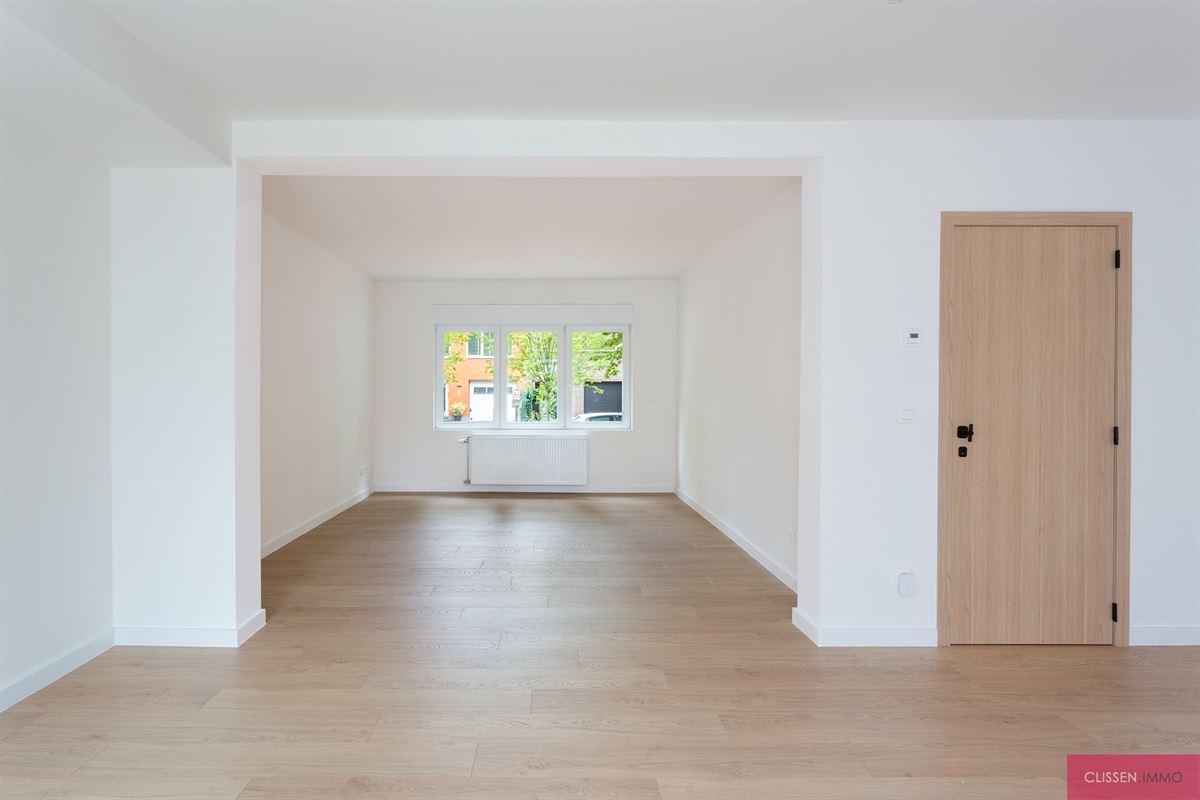 Stijlvolle gerenoveerde woning met tuin! - foto 4