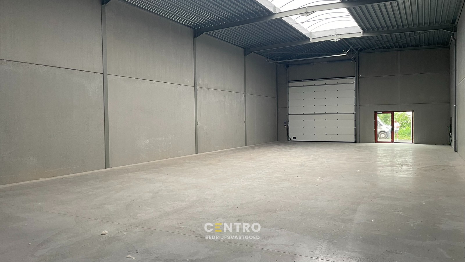 NB MAGAZIJN (335m²) inclusief 1 private PARKEERPLAATS op industriezone "Schatting" te Zedelgem - photo 5