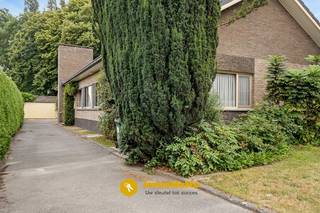 Ruime open bebouwing met 4 slaapkamers, bureauruimte en dubbele garage te koop in Wachtebeke!In de Walderdonk 62 te Wachtebeke vindt u deze goed...