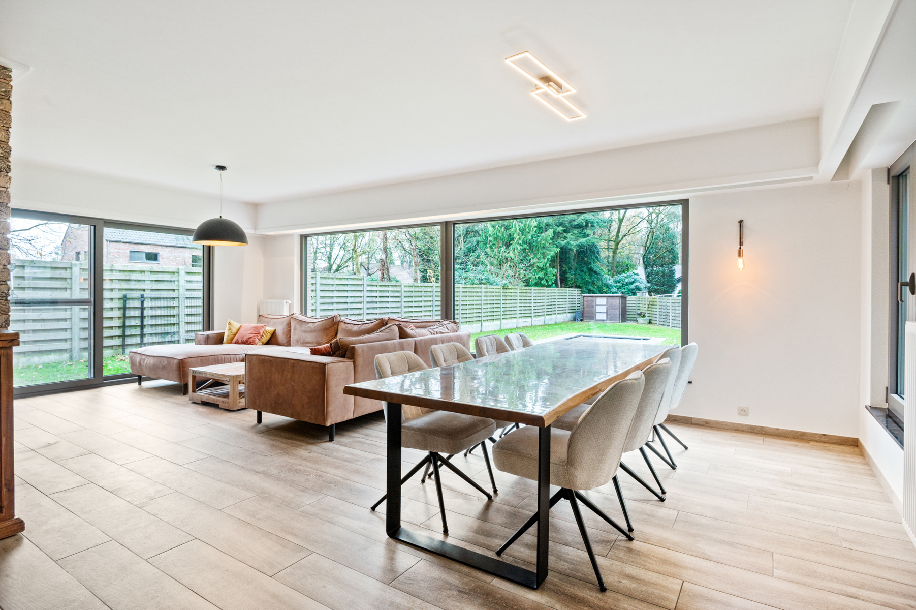 Charmante en gerenoveerde woning op 1.750 m² te Brecht. - foto 4