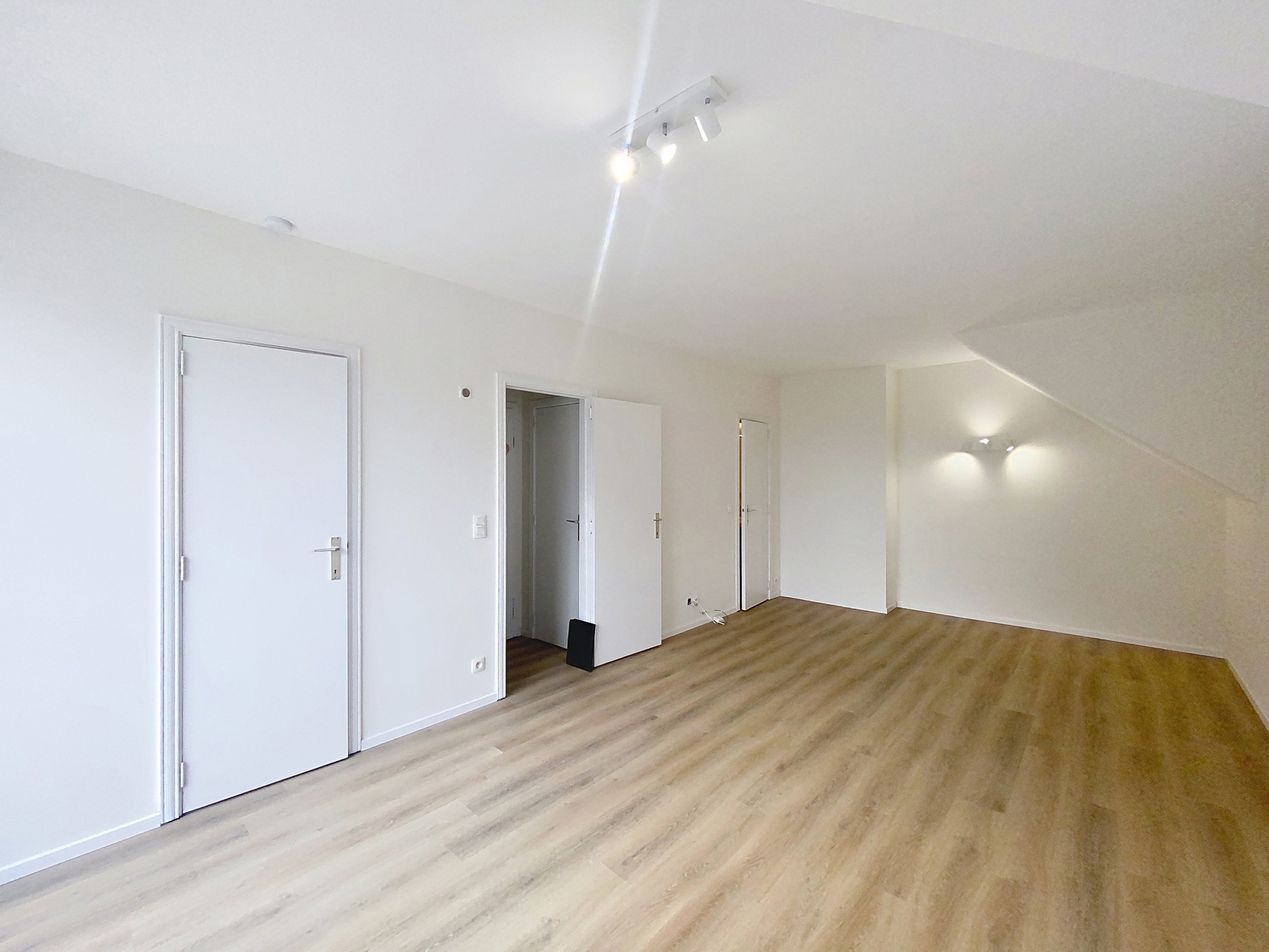 Studio met terras, onlangs gerenoveerd! - foto 4