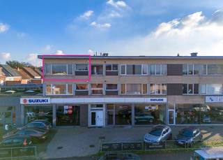 In Kapellen kortbij alle voorzieningen (winkels, scholen, openbaar vervoer,...) vindt u dit appartement met 2 slaapkamers op de tweede...