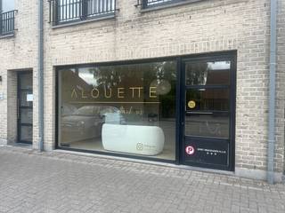 Cet espace commercial à louer à Aartselaar se trouve dans la Pierstraat. Cet espace commercial de 78 m² est situé à proximité de l'A12, ce...