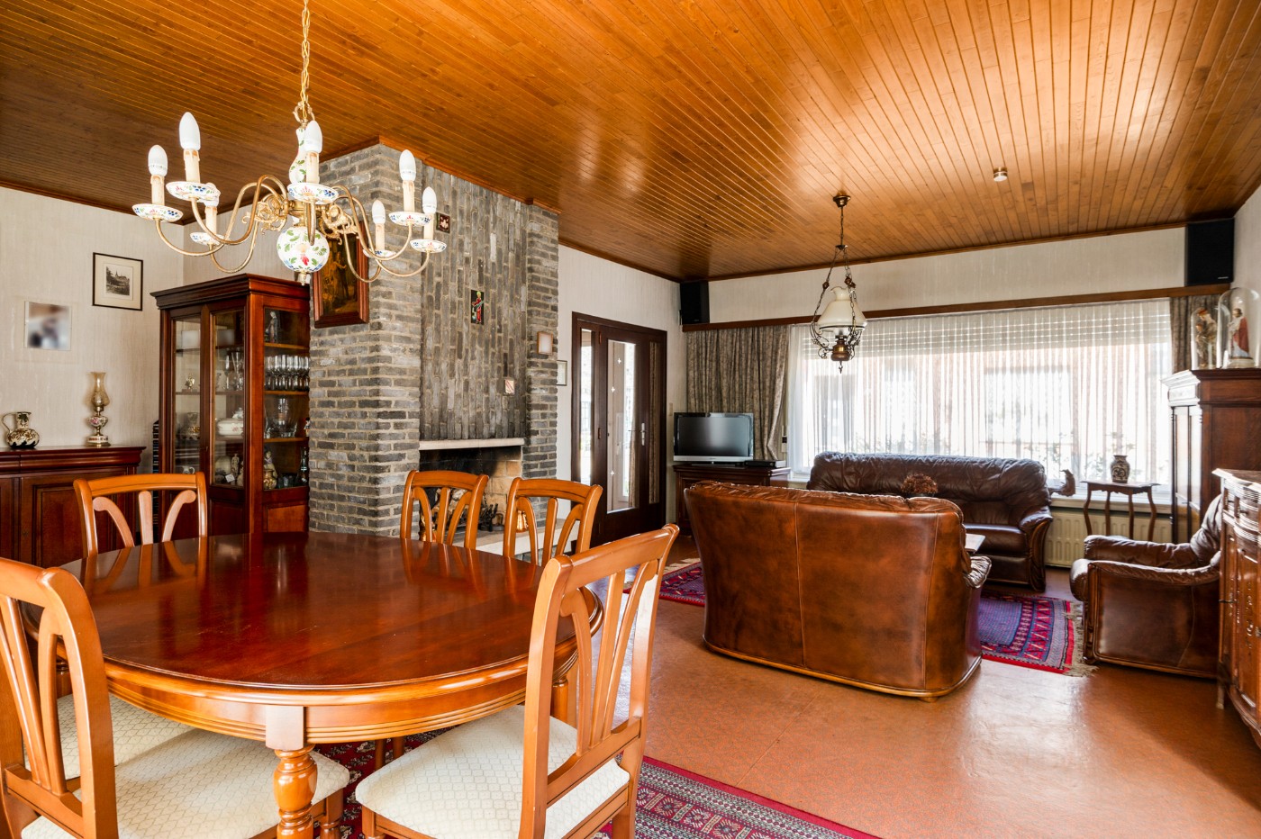 Te renoveren woning met 3 slpk., garage en tuintje - foto 3