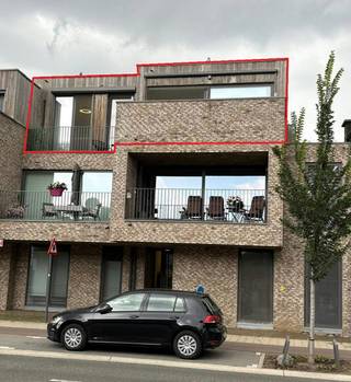 Penthouse spacieux, lumineux et économe en énergie avec ascenseur de 116 m² (brut) avec 3 chambres, 2 salles de bain et 3 terrasses.Lumineux...