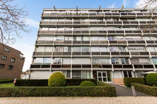 Move-in ready apartment between the center of Schoten the Vordenstein park.Close to stores and schools and easily accessible via public...