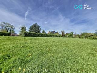 Contact : 0494126042 - We Invest Ourthe-Amblève et Laura ont le plaisir de vous présenter à la vente ce magnifique terrain à bâtir d'une superficie de ± 2.215 m². Idéalement situé dans le village de Florzé, entre Sprimont et Aywaille, il a l'avantage d'être libre de constructeur et d'architecte. Autres points positifs : vous pouvez y accéder via deux rues et sa superficie permet d'y envisager 2 maisons (à confirmer par l'urbanisme). Plan de mesurage disponible sur demande. N'attendez pas pour nous contacter. Plus de détails et autres bien sur www.weinvest.be