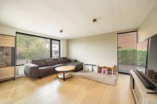 RECENT GERENOVEERDE WONING MET 3 SLAAPKAMERS, TUIN EN VEEL NATUURLIJKE LICHTINVAL TE HASSELT (BANNEUXWIJK)Deze leuke woning vinden we terug vlakbij...