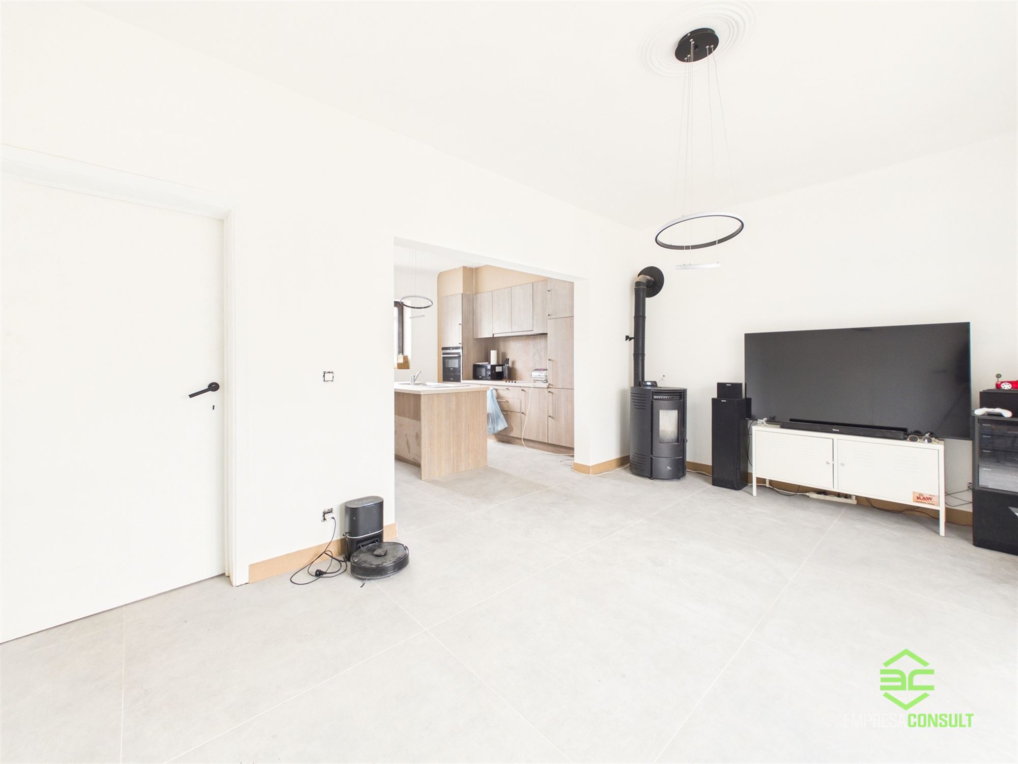 Deels gerenoveerde gezinswoning met 4 slpk op 8a84ca! - foto 5