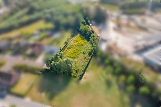 Een unieke kans op Cannaerthof te Marke! <br />Residentieel, perfect gelegen grond van 2098m² te koop. <br /><br />Deze grond biedt u de mogelijkheid om een woning naar eigen wens en smaak te realiseren in een residentiële omgeving. <br />Laat uw verbeelding de vrije loop en creëer uw ideale thuis op dit mooie perceel.<br /><br />De vlotte bereikbaarheid, de ideale oppervlakte en de aangename breedte-diepte zijn slechts enkele van de vele troeven!<br /><br />Contacteer Sarah Hanson - 0493 25 46 80 - sarah.hanson@dewaele.com - voor meer informatie omtrent de bouwmogelijkheden. <br /><br />Bestuursmaatregelen in het maatregelenregister: nee