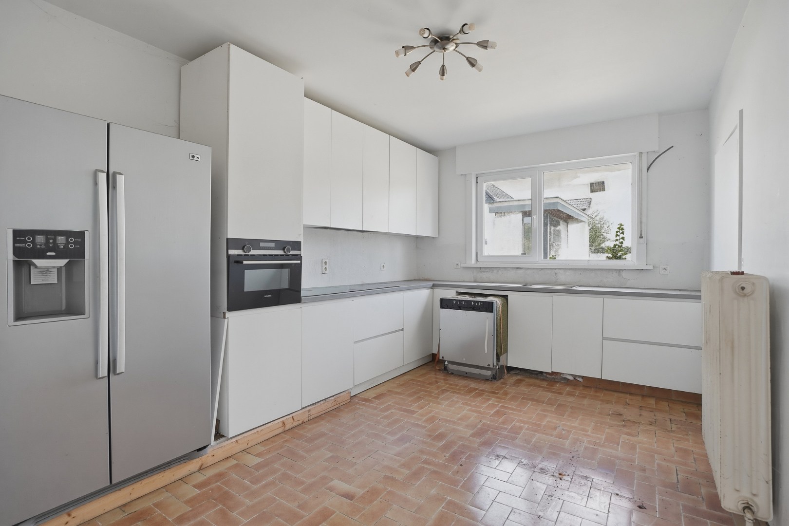 Ruime te renoveren bungalow op 959 m² met landelijk verzicht - foto 4