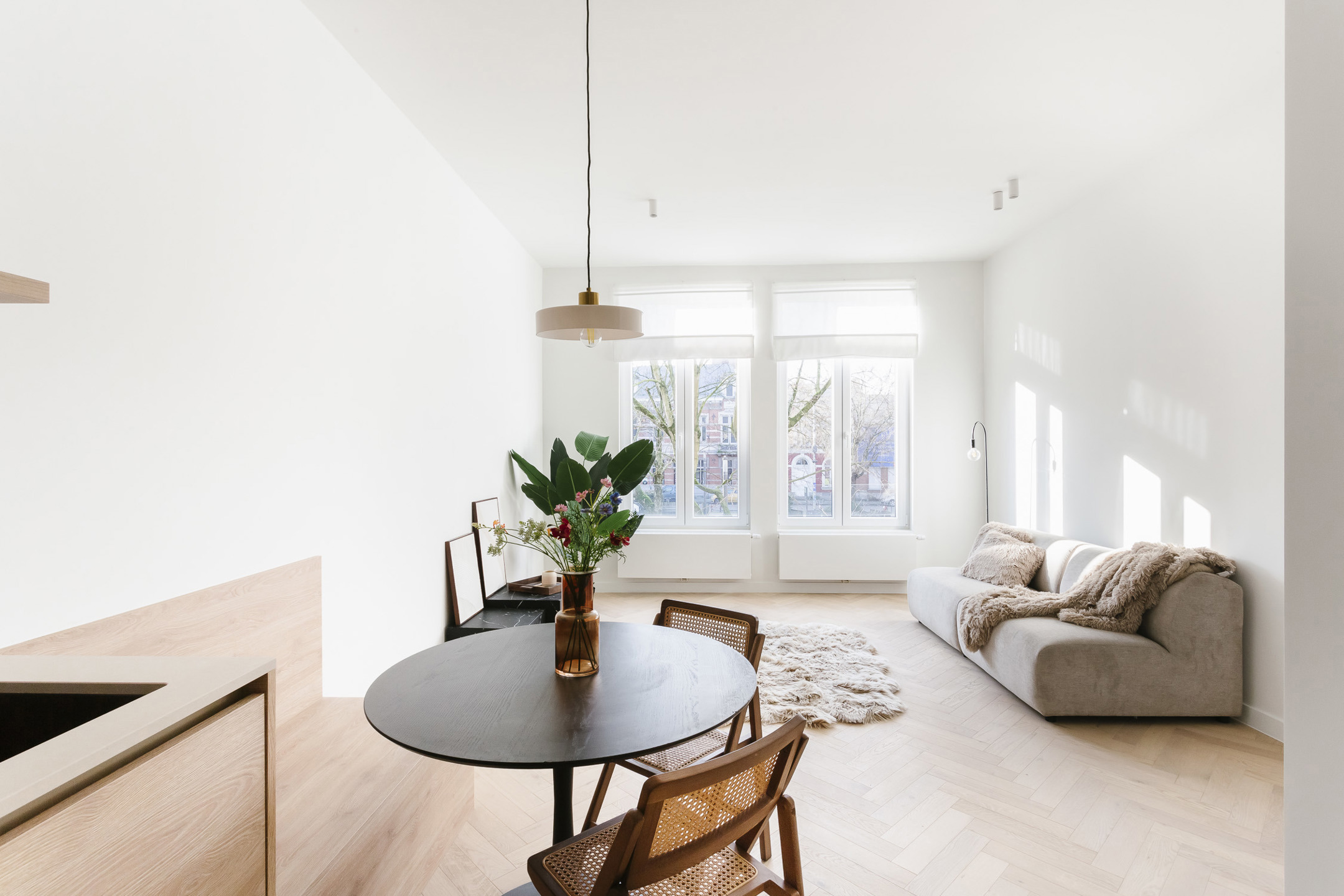 Stijlvol een-slaapkamerappartement aan het Sint-Andriesplein! - foto 3