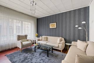 Deze ruime woning bevindt zich op een strategische locatie, op wandelafstand van winkels, openbaar vervoer en het bruisende stadscentrum. Dankzij...