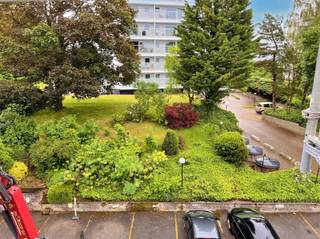 Op een zucht van Leuven, vlakbij Gasthuisberg, KUL, Imec en alle belangrijke invalswegen, zijn wij verheugd, deze gerenoveerde studio op een...