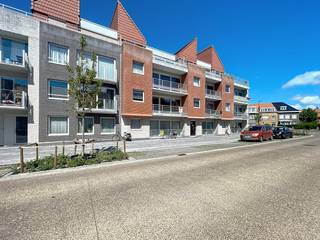 Dit recent 2-slaapkamer appartement in Oostende is te huur. Geniet van een ruime leefruimte, open keuken en zonnig terras.Dit instapklare...