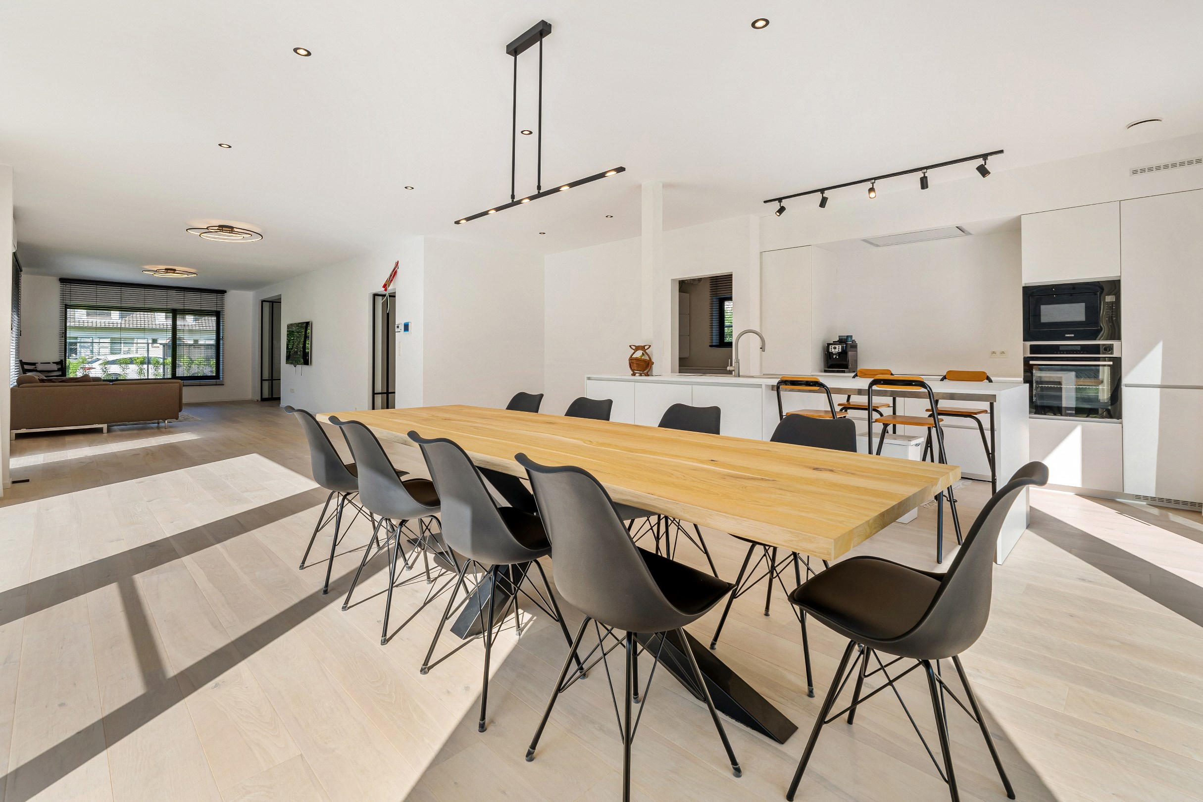 Recent moderne villa in residentiële omgeving te Schoten - foto 4