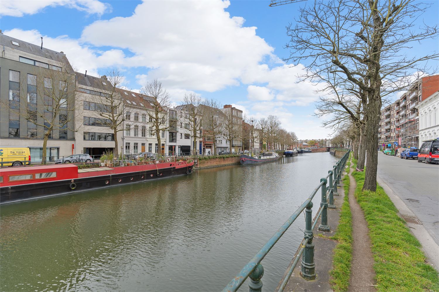 Verzorgde en lichtrijke burgerwoning nabij het centrum - foto 4