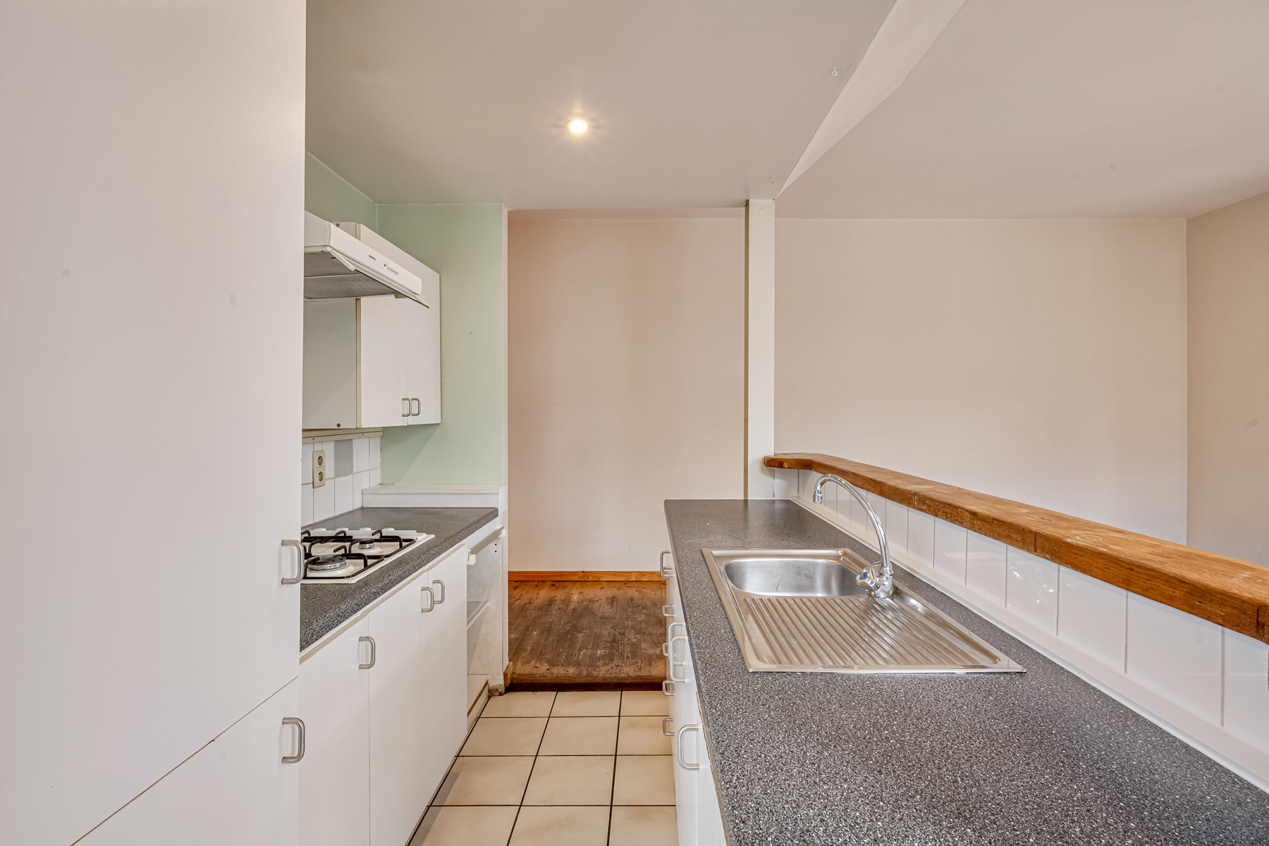 SINT-AMANDSBERG: Lichtrijke studio op toplocatie ! - foto 4