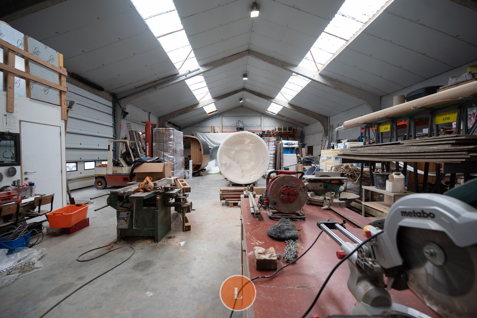 Loods van  360m² op 5513m² grond in industriegebied - photo 3