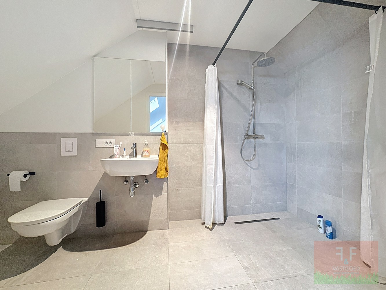 Duplex-assistentie appartement met traplift in de prachtige residentie "De Orangerie" te Evergem - foto 5